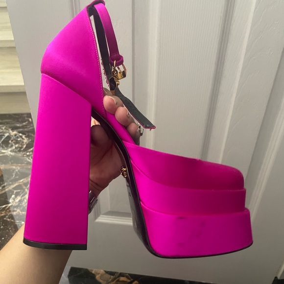 Versace Medusa Head Charm Satin Platform Pumps - Picture 8 of 14